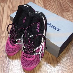 ASICS soft soled spikes